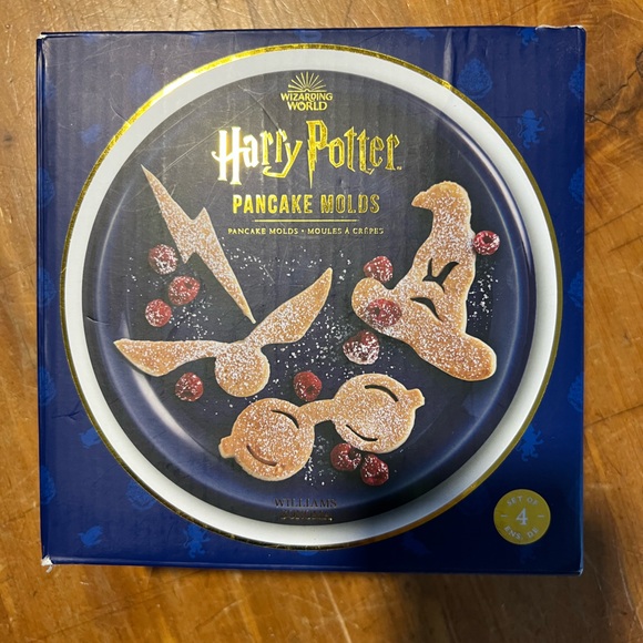 NEW Williams Sonoma 4 Wizarding World‎ Harry Potter Silicone Pancake Molds - Picture 1 of 7